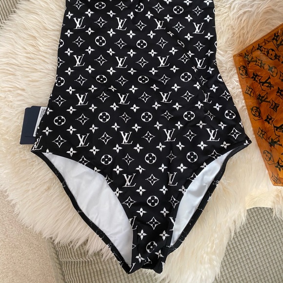๐ฉฑLOUIS VUITTON Blurry Swimsuit - Picture 4 of 10